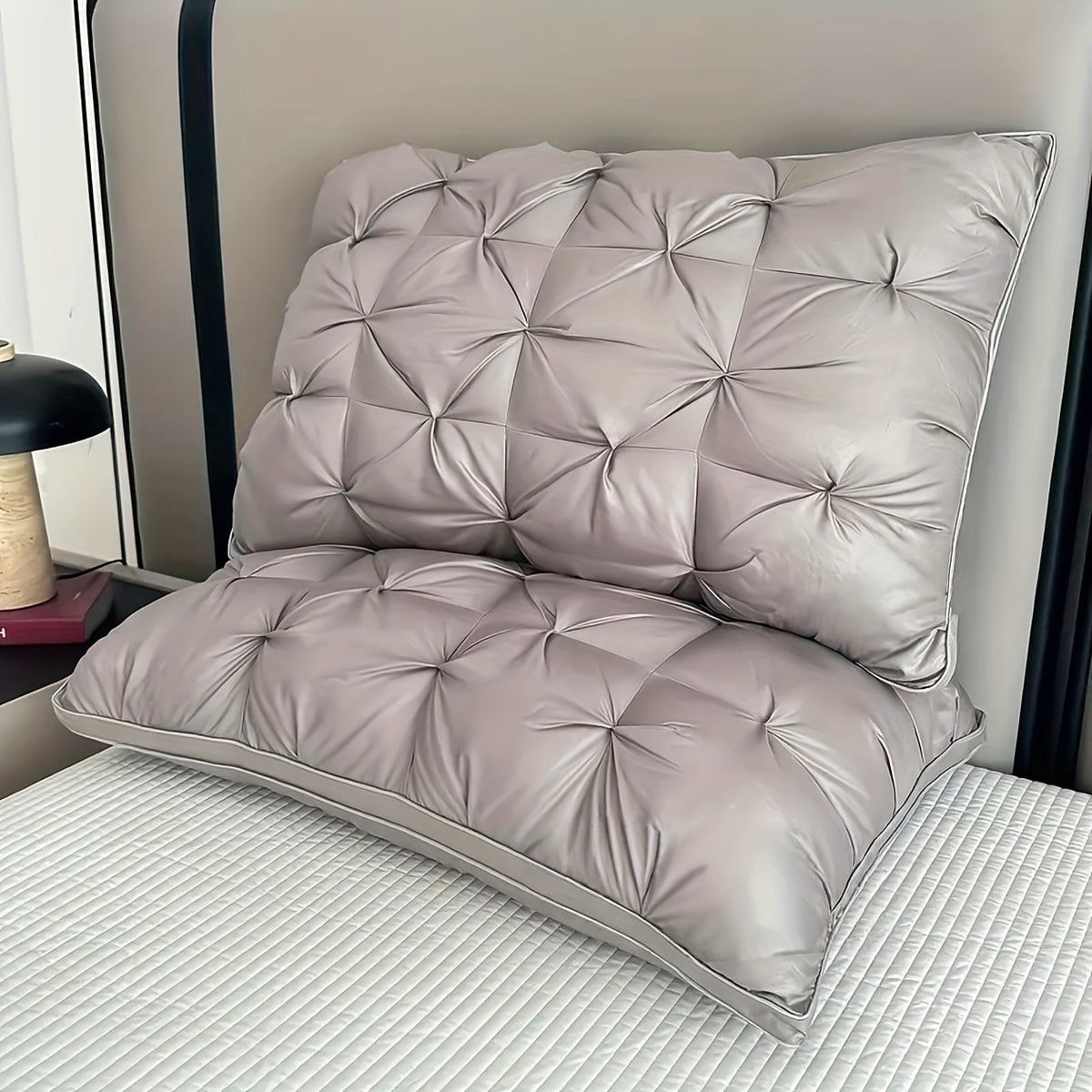 Hotel Quality Pillows 2 or 4 Pack Ultra-Soft Luxury Bed Pillows for Side Back & Stomach Sleepers - Machine Washable, All-Season Comfort Sleeping Pillows for Home Bedroom & Hotel Use, Perfect Gift Set