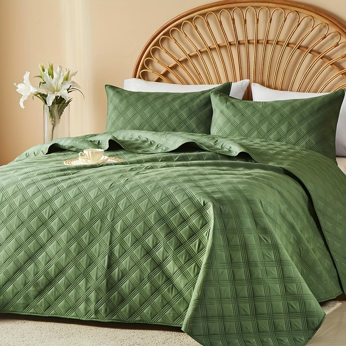 Quilt Set Queen Size 2/3 Piece Lightweight Microfiber Bedspread Soft Cool Coin Pattern Coverlet for All Seasons – Modern Summer Quilt with Pillow Cases for Bedroom Family Gift
