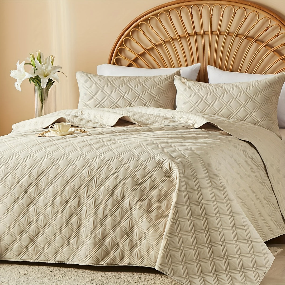 Quilt Set Queen Size 2/3 Piece Lightweight Microfiber Bedspread Soft Cool Coin Pattern Coverlet for All Seasons – Modern Summer Quilt with Pillow Cases for Bedroom Family Gift
