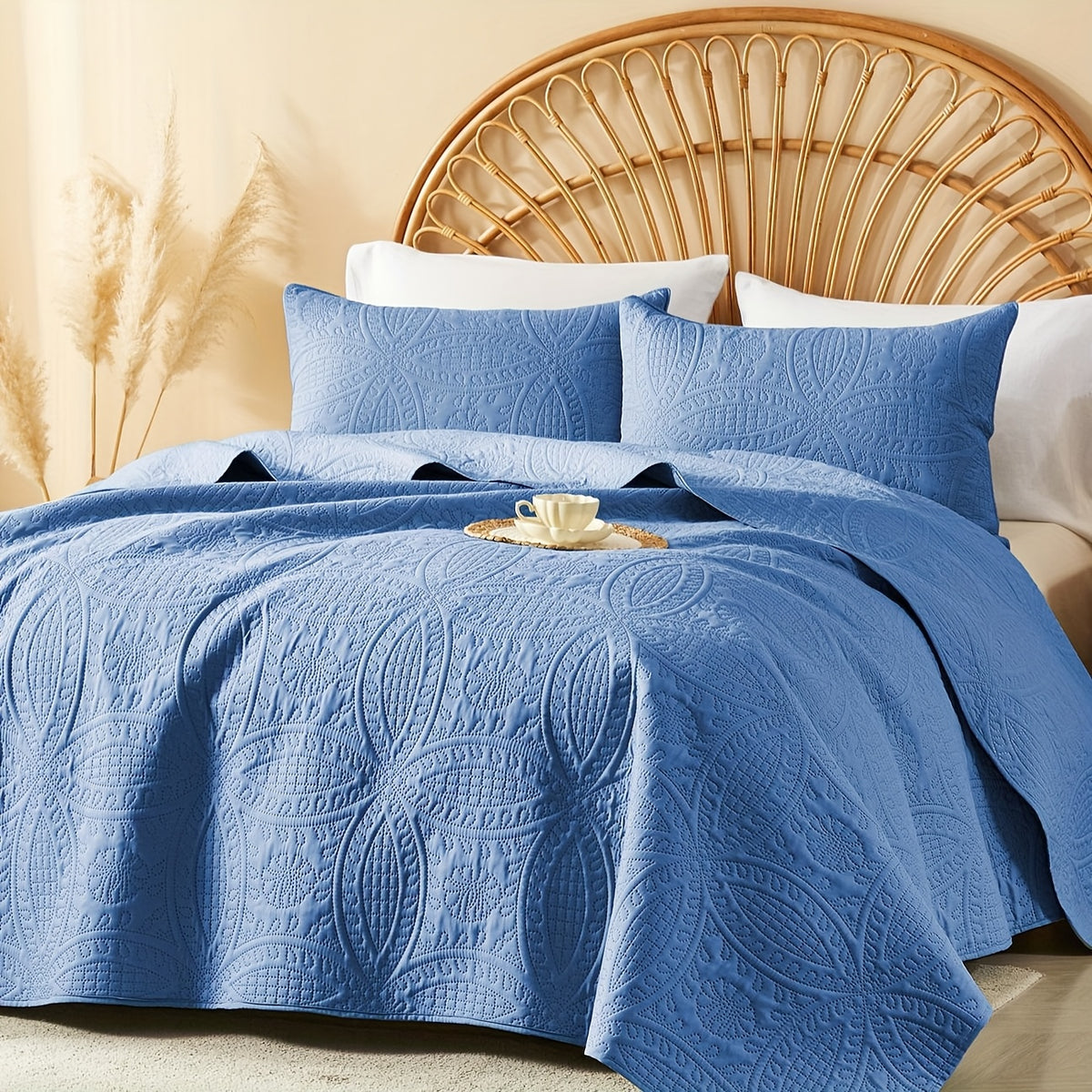 Quilt Set Queen Size 2/3 Piece Lightweight Microfiber Bedspread Soft Cool Coin Pattern Coverlet for All Seasons – Modern Summer Quilt with Pillow Cases for Bedroom Family Gift