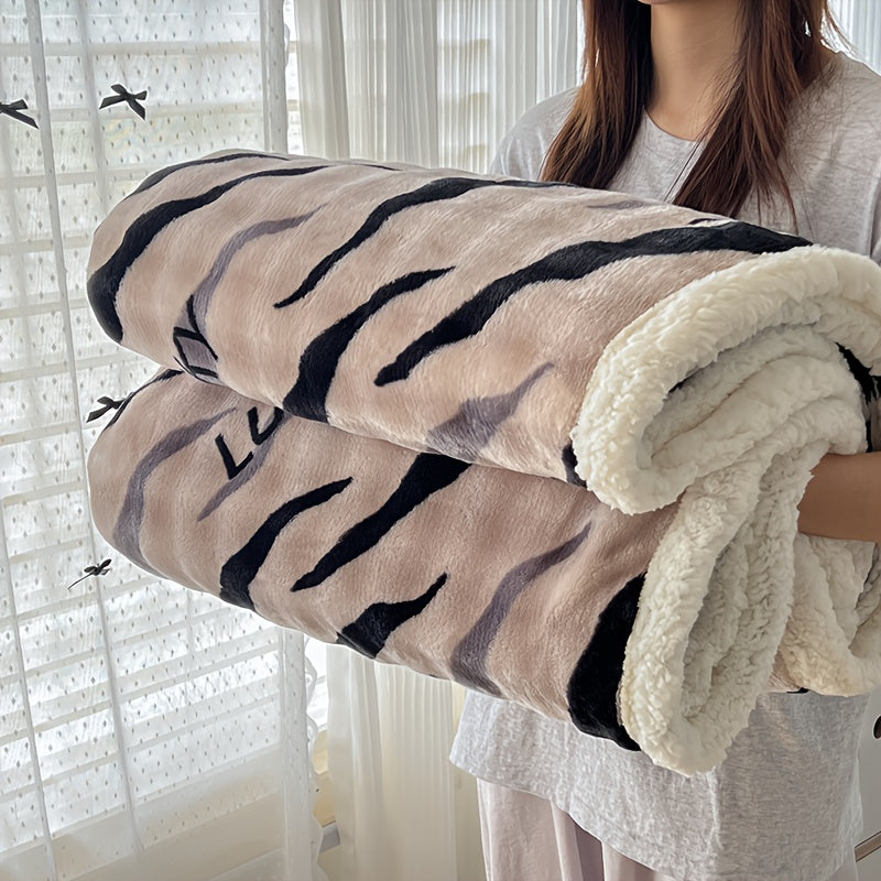 Checkered Pattern Throw Blanket Soft Cozy Fleece Blanket for Bed Sofa Multiple Sizes & Colors Lightweight Warm Blanket for Bedroom Dorm Living Room Home Decor Gift