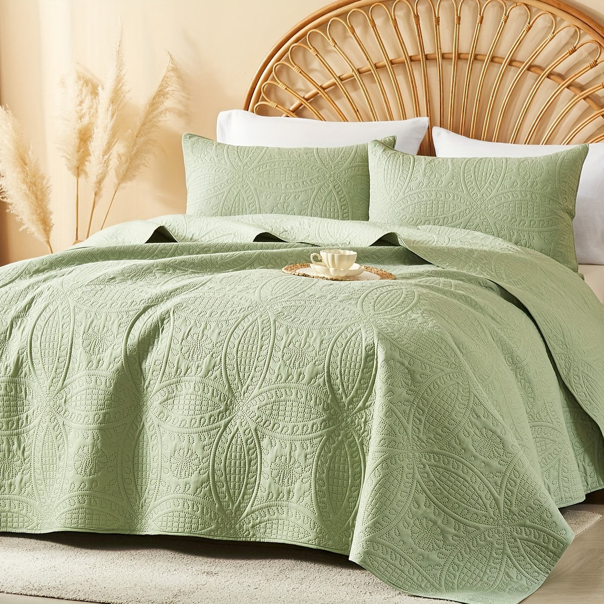 Quilt Set Queen Size 2/3 Piece Lightweight Microfiber Bedspread Soft Cool Coin Pattern Coverlet for All Seasons – Modern Summer Quilt with Pillow Cases for Bedroom Family Gift