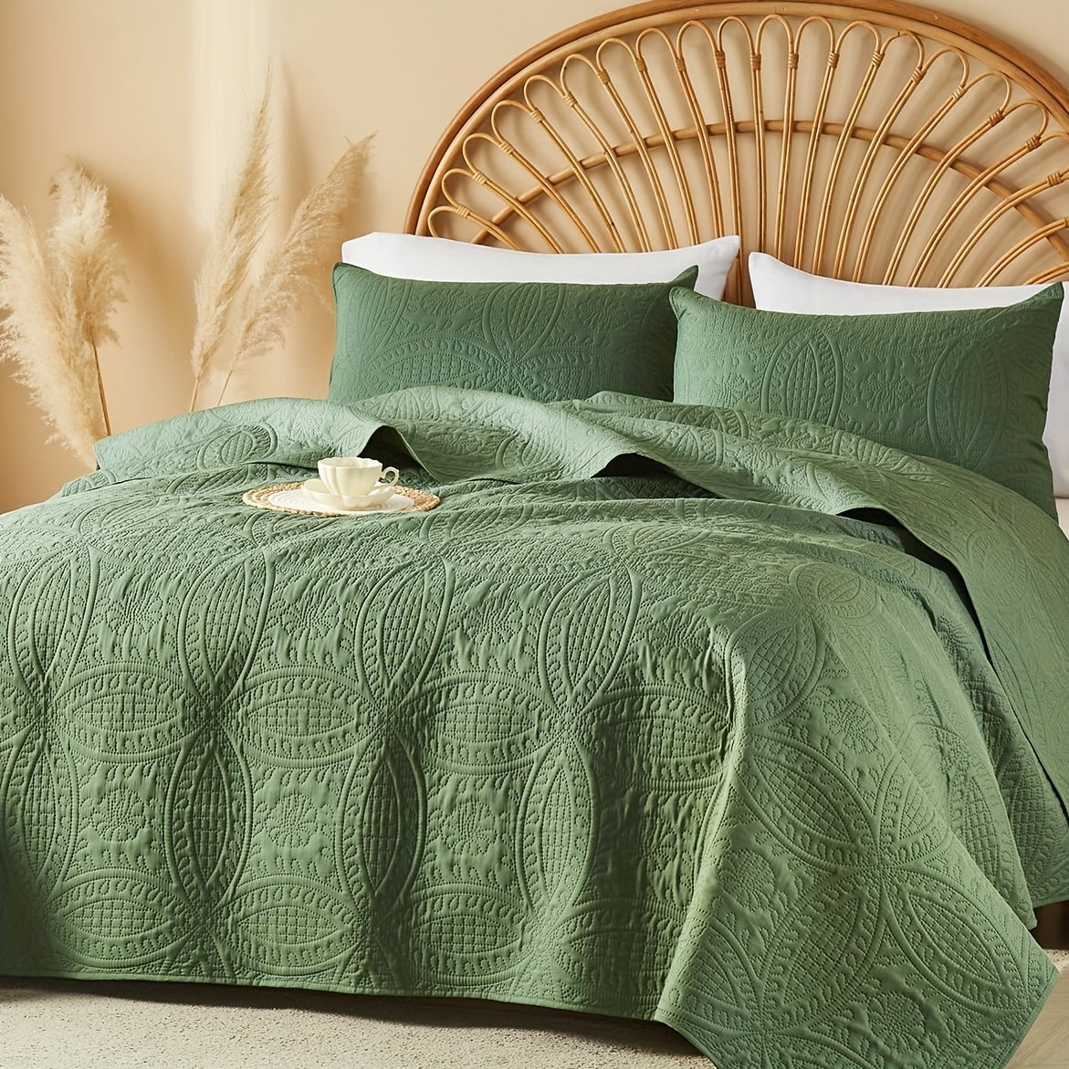 Quilt Set Queen Size 2/3 Piece Lightweight Microfiber Bedspread Soft Cool Coin Pattern Coverlet for All Seasons – Modern Summer Quilt with Pillow Cases for Bedroom Family Gift