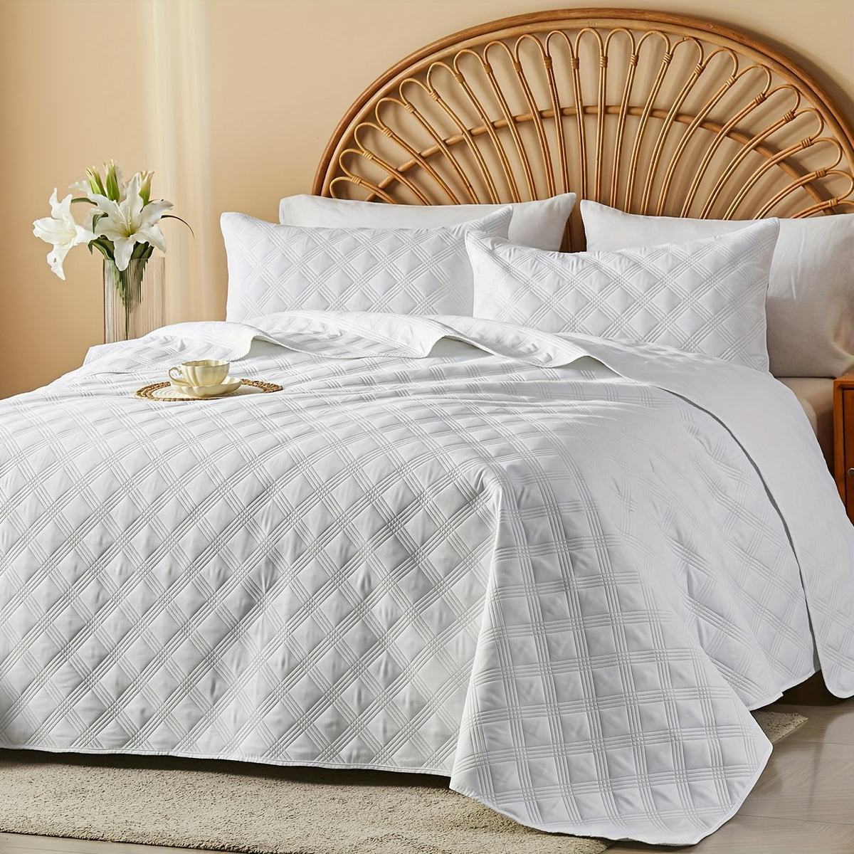 Quilt Set Queen Size 2/3 Piece Lightweight Microfiber Bedspread Soft Cool Coin Pattern Coverlet for All Seasons – Modern Summer Quilt with Pillow Cases for Bedroom Family Gift